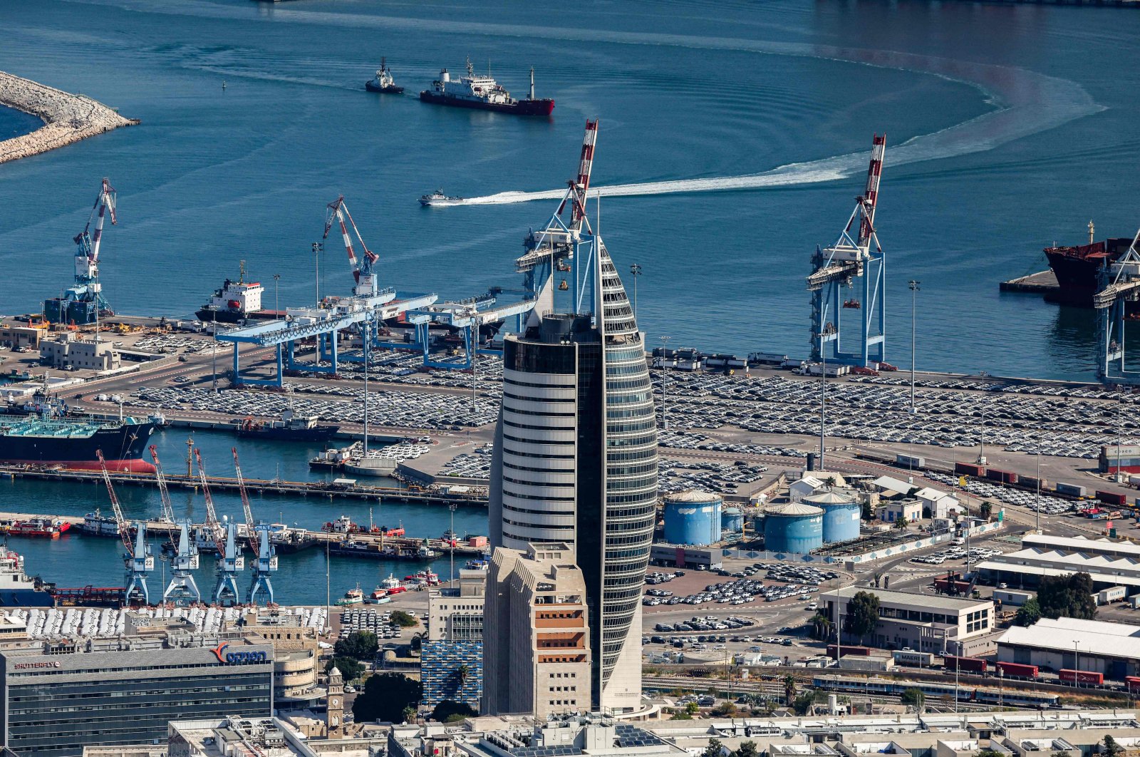 An Israeli Navy fast patrol boat cruises in the port of Haifa in northern Israel, Oct. 30, 2024. (AFP Photo)