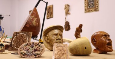 The wood carvings of Pertev Aslan, showcasing intricate traditional Hatayi art, are on display in Tekirdağ, Türkiye, Nov. 6, 2024. (AA Photo)