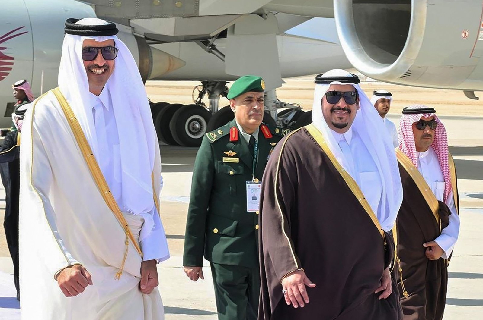 Qatari Emir Sheikh Tamim bin Hamad Al Thani (L) arrives for the Organisation of Islamic Cooperation (OIC) and the Arab League joint extraordinary leaders summit, Riyadh, Saudi Arabia, Nov. 11, 2024. (AFP Photo)