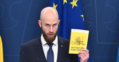 Sweden&#039;s Minister for Civil Defense Carl-Oskar Bohlin presents the new version of the preparedness booklet &quot;If the crisis or war comes&quot;, which will be distributed to all households, in Stockholm, Oct, 8, 2024. (AFP File Photo)