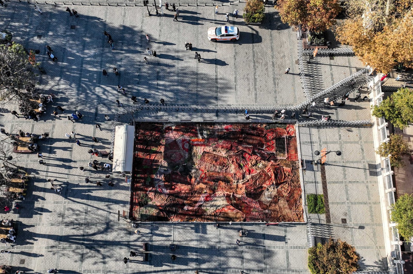 An aerial view of the &quot;Touching&quot; carpet installation, Istanbul, Türkiye, Nov. 4, 2024. (AA Photo)