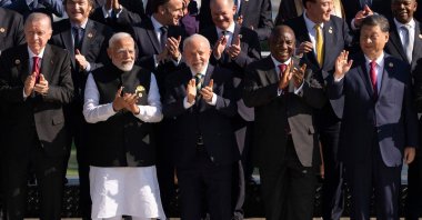 (L-R) Turkish President Recep Tayyip Erdoğan, Indian Prime Minister Narendra Modi, Brazilian President Luiz Inacio Lula da Silva, South African President Cyril Ramaphosa and Chinese President Xi Jinping join G20 leaders for a group photo at the G20 Summit, Rio de Janeiro, Brazil, Nov. 18, 2024. (AFP Photo)