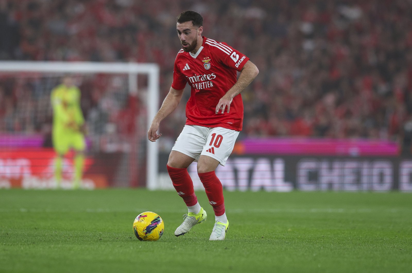 Benfica&#039;s Orkun Kökçu during the Liga match against FC Porto at Estadio da Luz, Lisbon, Portugal, Nov. 10, 2024. (Getty Images Photo)