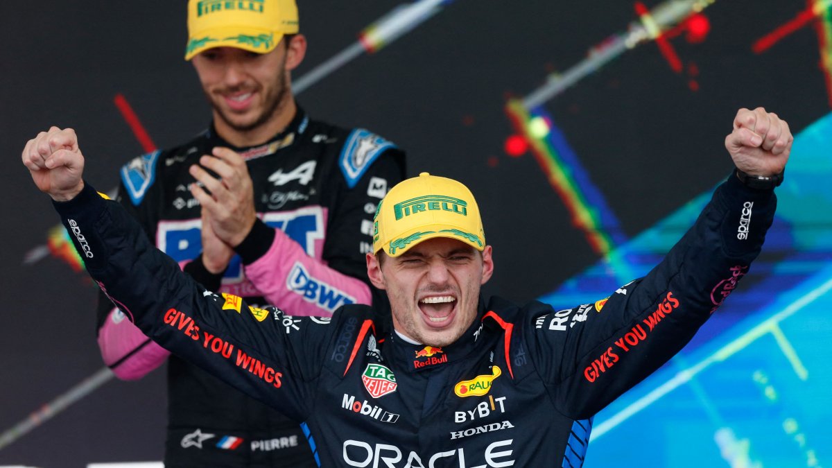 Red Bull Racing&#039;s Dutch driver Max Verstappen celebrates at the podium after winning the Formula One Sao Paulo Grand Prix, at the Jose Carlos Pace racetrack, aka Interlagos, Sao Paulo, Brazil, Nov. 3, 2024. (AFP Photo)