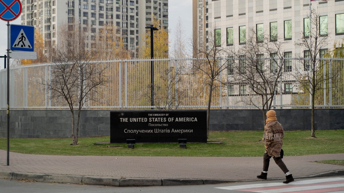 A woman walks past the U.S. Embassy in Kyiv, Nov. 20, 2024. (AFP Photo)