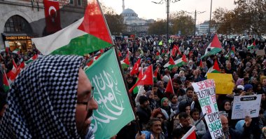 People take part in a demonstration in solidarity with Palestinians in Gaza, Istanbul, Türkiye, Nov. 9, 2024. (Reuters Photo)