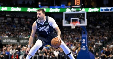 Dallas Mavericks guard Luka Doncic brings the ball upcourt against the New Orleans Pelicans during the second half at the American Airlines Center,  Dallas, Texas, U.S., Nov. 19, 2024. (Reuters Photo)