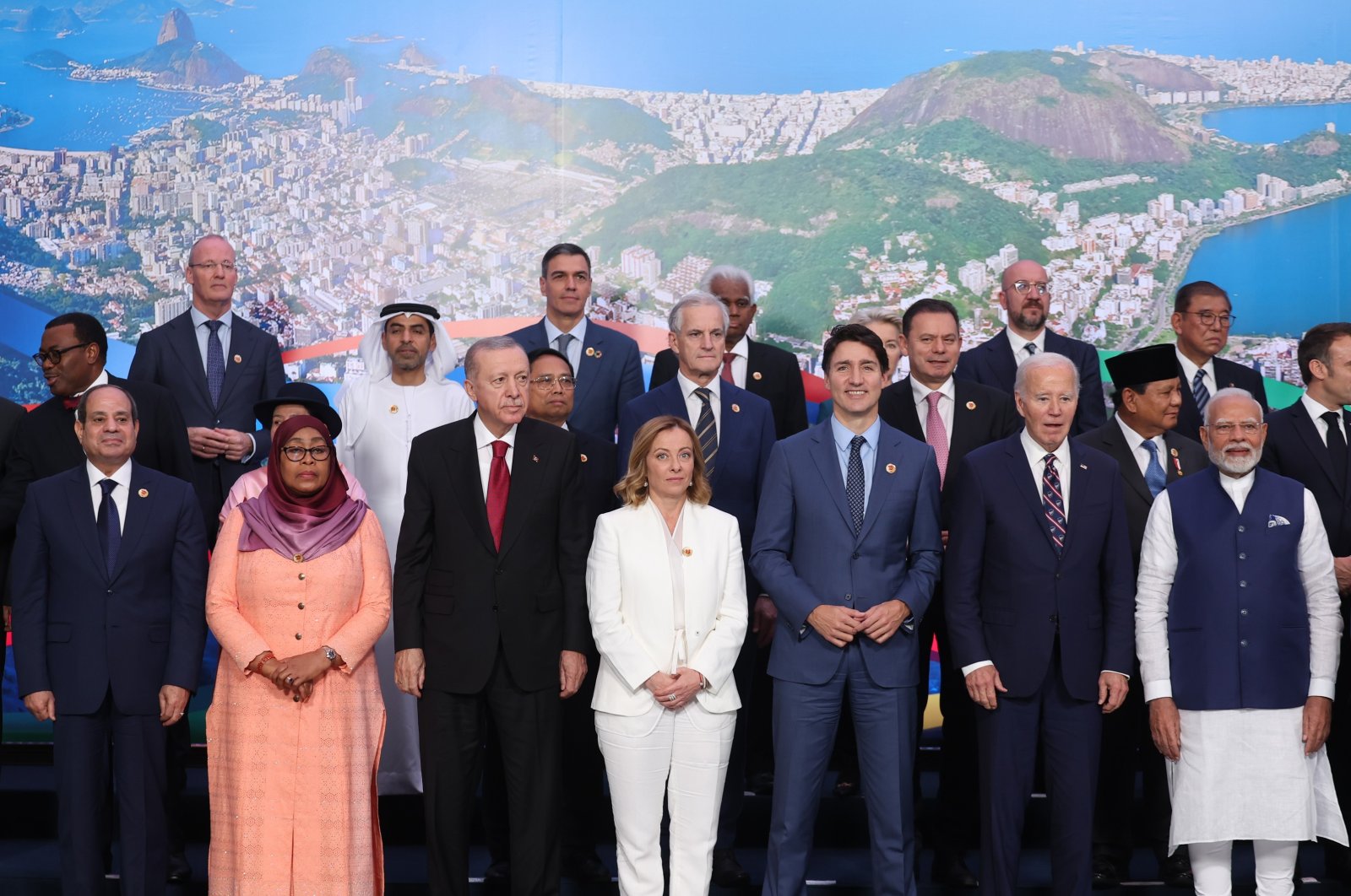 World leaders pose for photo shoot at G-20 summit, Rio de Janeiro, Brazil, Nov. 19. 2024. (İHA Photo)