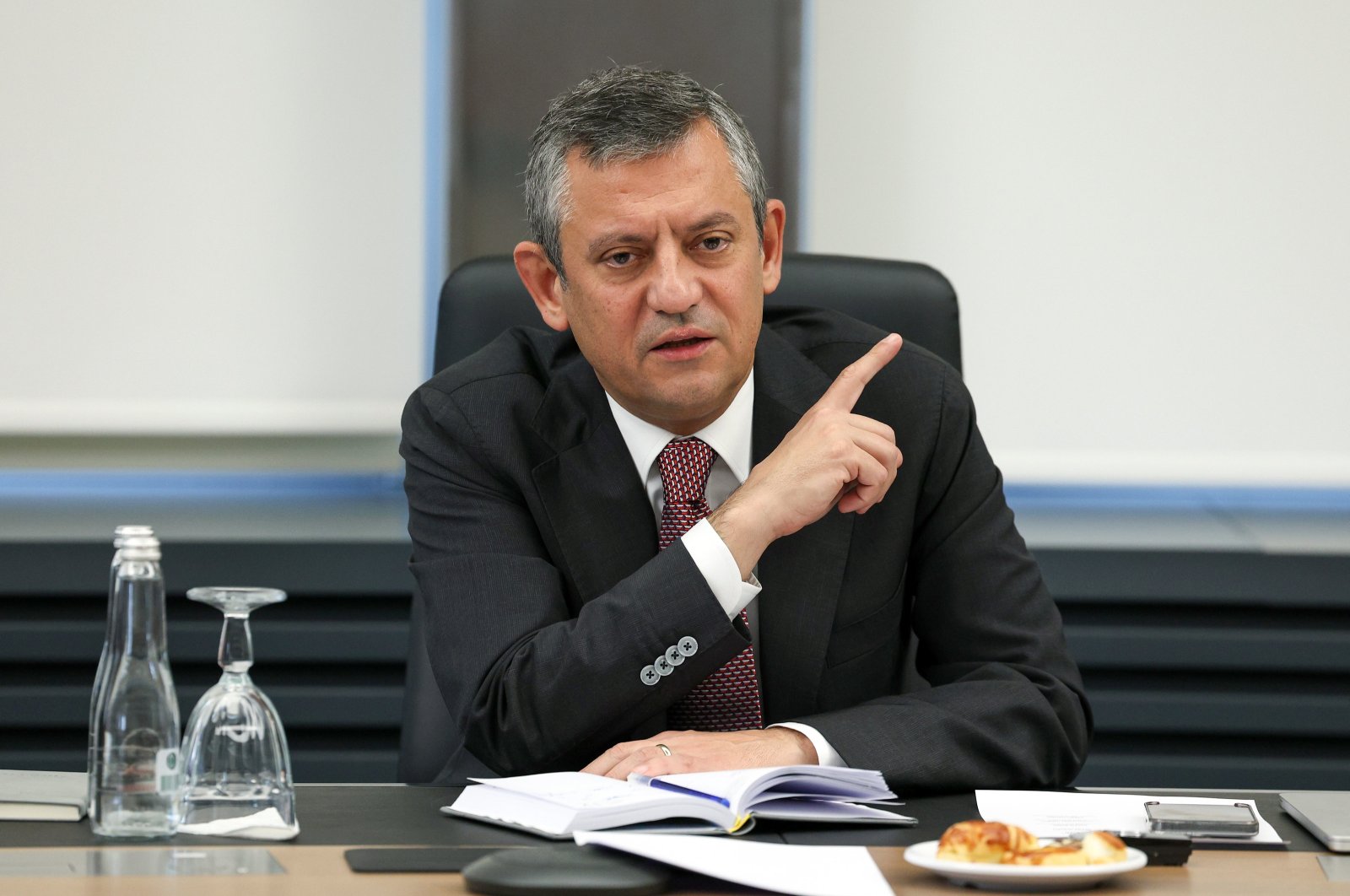 Republican People&#039;s Party (CHP) Chair Özgür Özel hosts a delegation from the Leftist Party at the CHP headquarters in the capital Ankara, Türkiye, Nov. 21, 2024. (AA Photo)