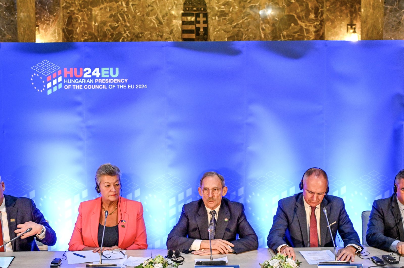 Romanian Deputy Prime Minister and Interior Minister Catalin Predoiu, European Commissioner for Home Affairs Ylva Johansson, Hungarian Interior Minister Sandor Pinter, Austrian Interior Minister Gerhard Karner and Bulgarian Interior Minister Atanas Ilkov hold a news conference following their meeting, in Budapest, Hungary, Nov. 22, 2024. (EPA Photo)