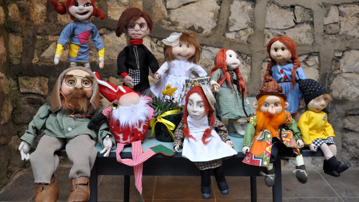 The art dolls created by Turkish artist Ceyda Oskay Can are seen at her workshop, Eskişekir, central Türkiye, Nov. 23, 2024. (AA Photo)