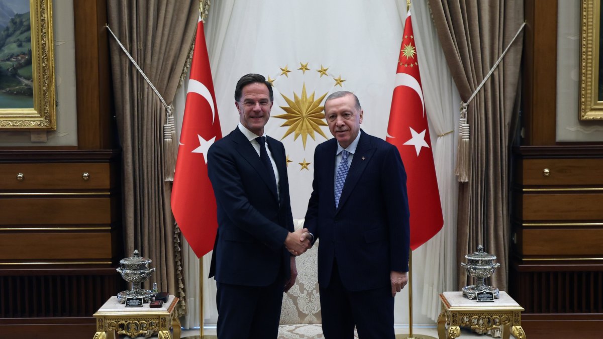 NATO Secretary-General Mark Rutte (L) meets with President Recep Tayyip Erdoğan at the presidential complex in the capital Ankara, Türkiye, Nov. 25, 2024. (AA Photo)