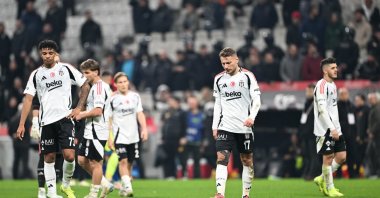 Beşiktaş players look dejected after losing the Süper Lig match against Göztepe at the Tüpraş Stadium, Istanbul, Türkiye, Nov. 24, 2024. (AA Photo)