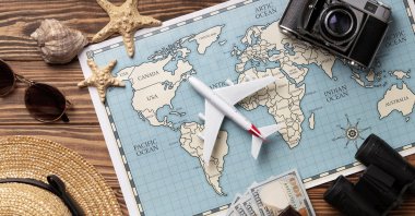 Travel pros say there is plenty you can do ahead of time to make for a happier and less-stressful holiday journey. (Shutterstock)
