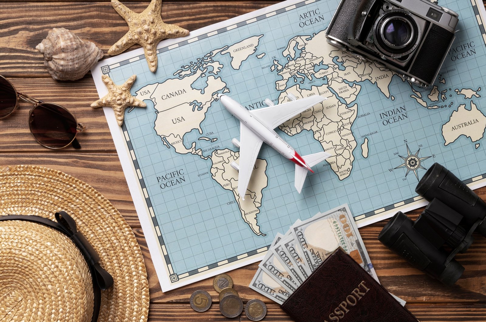 Travel pros say there is plenty you can do ahead of time to make for a happier and less-stressful holiday journey. (Shutterstock)