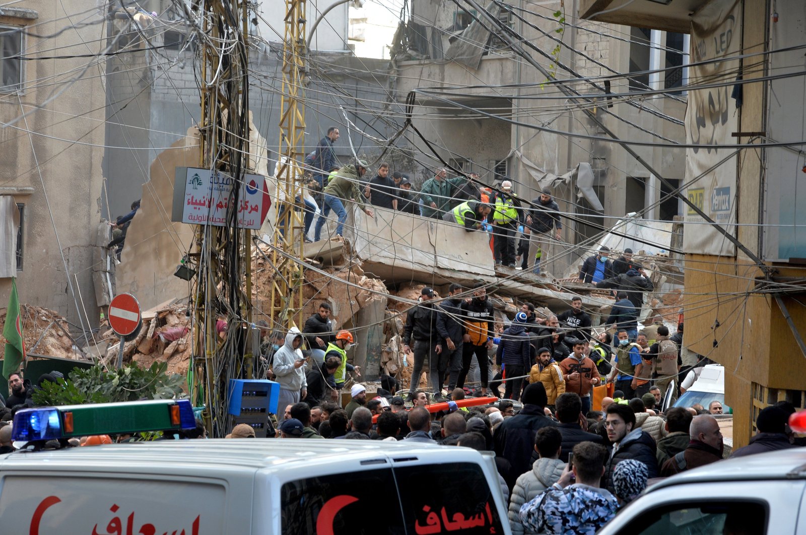 Rescuers search the rubble of a building following an Israeli airstrike on Al-Nuwairi area, Beirut, Lebanon, Nov. 26, 2024. (EPA Photo)