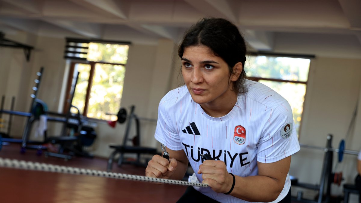 Nesrin Baş trains at the Turkish Olympic Preparation Center (TOHM), Edirne, Türkiye, Nov. 11, 2024. (AA Photo)