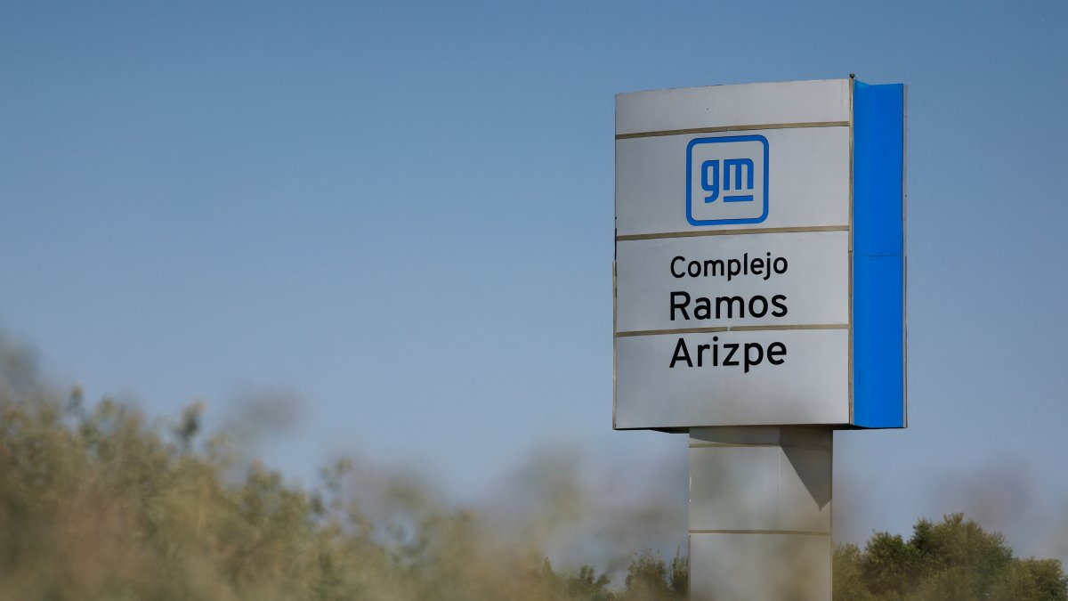 A view of the GM logo on a sign board at the Ramos Arizpe plant of General Motors, which exports vehicles to the U.S. and Canada, Ramos Arizpe, Coahuila state, Mexico, Nov. 2, 2024. (Reuters Photo)