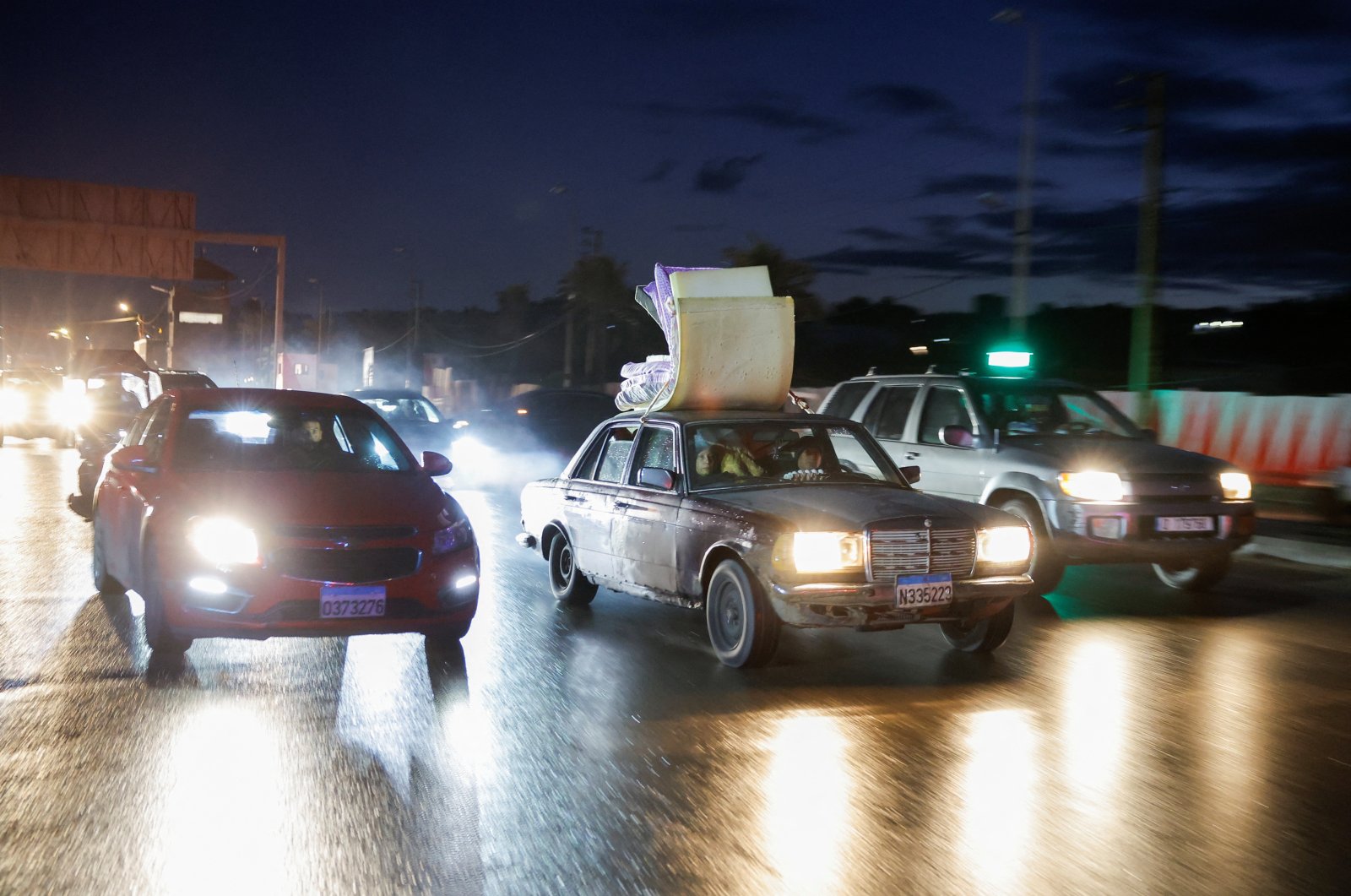 Vehicles drive toward southern Lebanon on a highway, after a cease-fire between Israel and Hezbollah took effect at 2 a.m. GMT on Wednesday, in Damour, Lebanon, Nov. 27, 2024. (Reuters Photo)