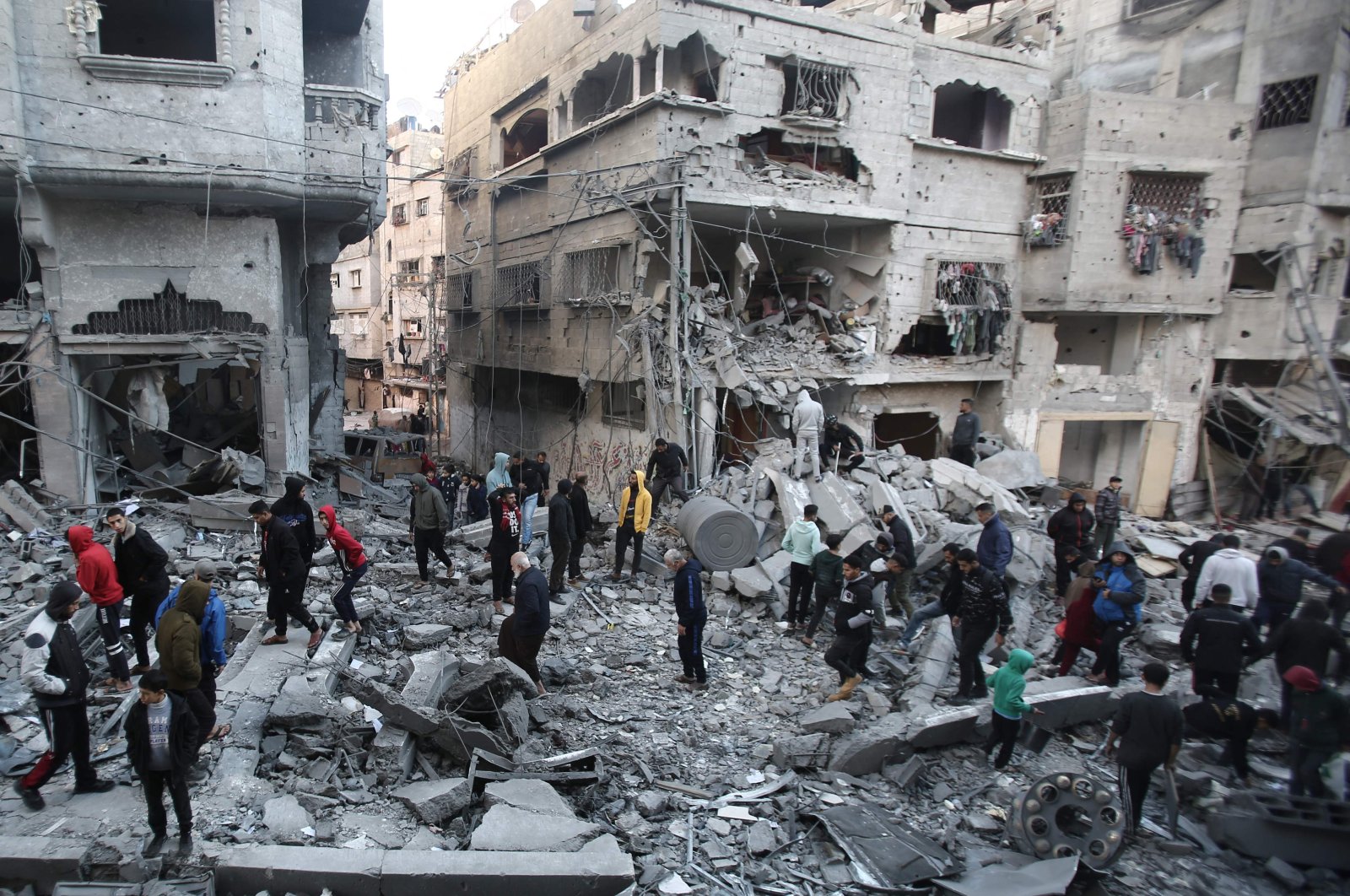 Palestinians inspect the damage at the site of an Israeli airstrike in the Nuseirat camp, Gaza, Palestine, Nov. 27, 2024. (AFP Photo)