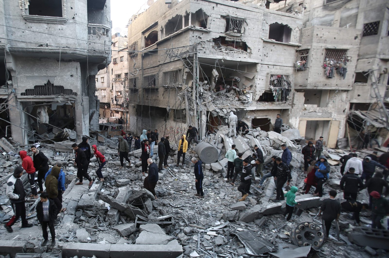 Palestinians inspect the damage at the site of an Israeli airstrike in the Nuseirat camp in central Gaza, Palestine, Nov. 27, 2024. (AFP Photo)