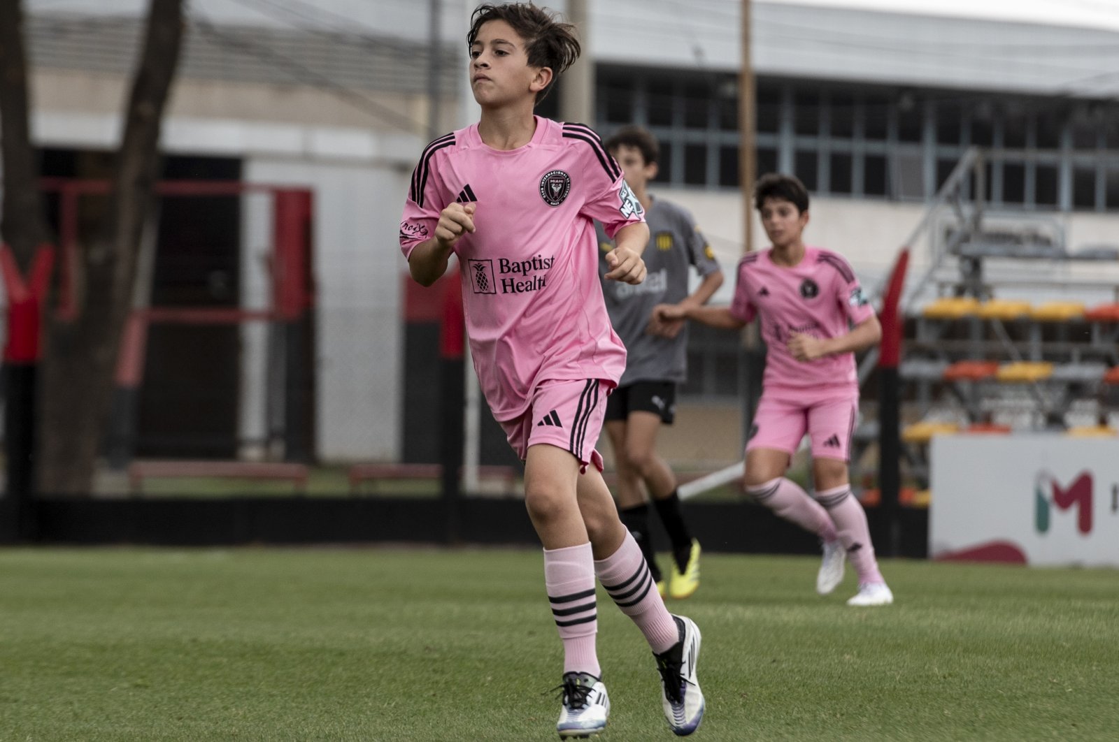 Inter Miami&#039;s Thiago Messi plays in a match against Penarol during the Newell&#039;s Cup, Rosario, Argentina, Nov. 26, 2024.(AP Photo)