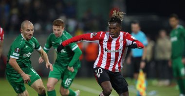 Athletic Bilbao's Nico Williams (R) in action during the Europa League match against Ludogorets Razgrad at the Ludogorets Arena, Razgrad, Bulgaria, Nov. 7, 2024. (Reuters Photo)