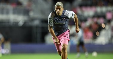 Inter Miami's Luis Suarez warms up before the match against the Atlanta United FC in a 2024 MLS Cup Playoffs Round One match at Chase Stadium, Fort Lauderdale, Florida, U.S., Nov. 9, 2024. (Reuters Photo)