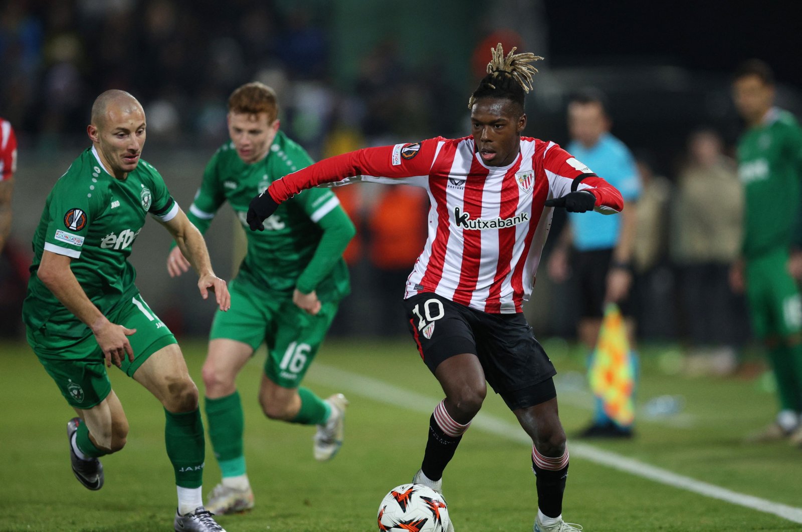 Athletic Bilbao&#039;s Nico Williams (R) in action during the Europa League match against Ludogorets Razgrad at the Ludogorets Arena, Razgrad, Bulgaria, Nov. 7, 2024. (Reuters Photo)