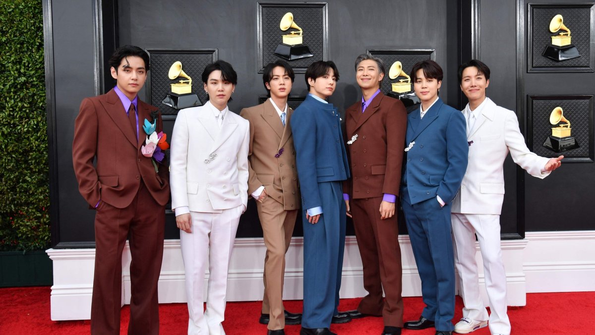 The South Korean boy band BTS arrives for the 64th Annual Grammy Awards at the MGM Grand Garden Arena, Las Vegas, U.S., April 3, 2022. (AFP Photo)