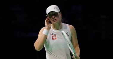 Poland&#039;s Iga Swiatek reacts during her Billie Jean King Cup Finals semifinal match against Italy&#039;s Jasmine Paolini at the Palacio de Deportes Jose Maria Martin Carpena Arena, Malaga, Spain, Nov. 18, 2024. (Reuters Photo)