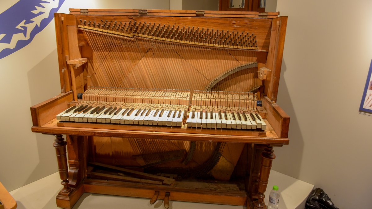 The restored piano is displayed at the Istanbul Technical University in Istanbul, Türkiye, on Nov. 30, 2024. (AA Photo)