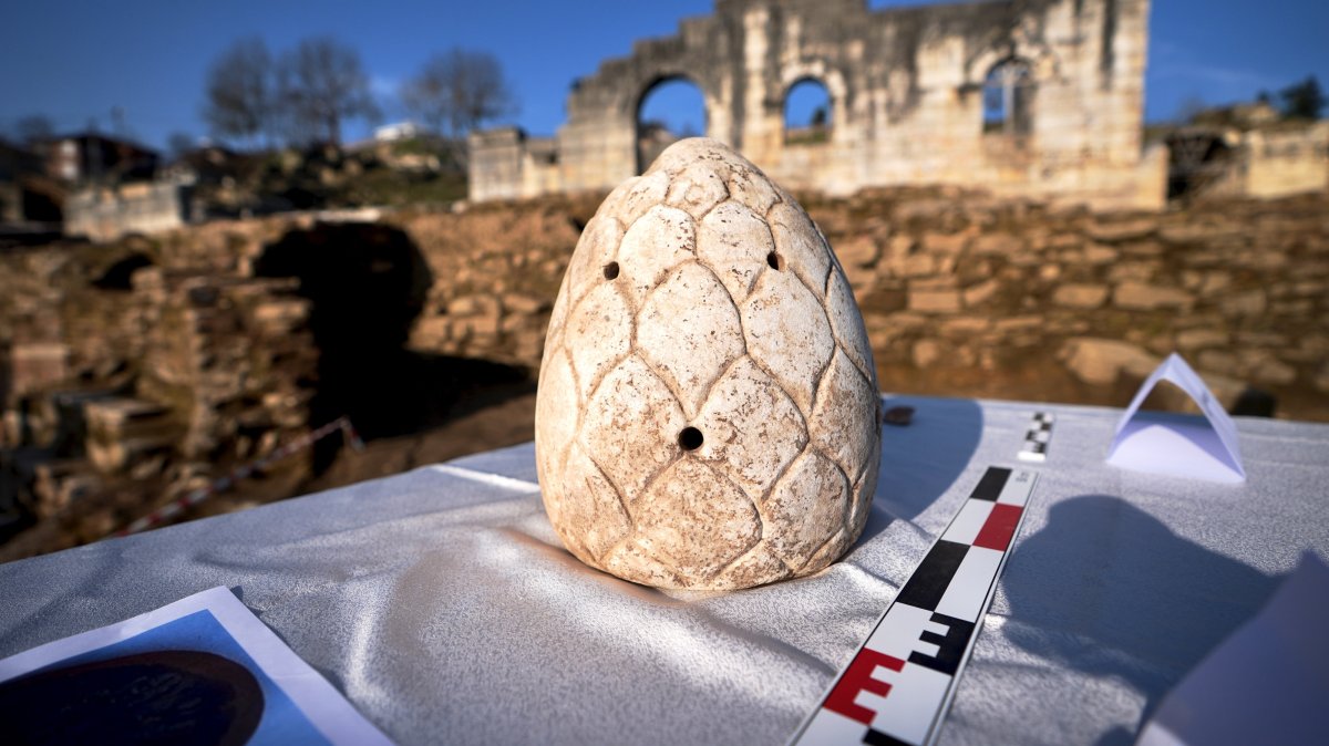 A Roman-era artifact unearthed during exvacations is displayed in Konuralp, Düzce, northwestern Türkiye, Nov. 30, 2024. (AA Photo)