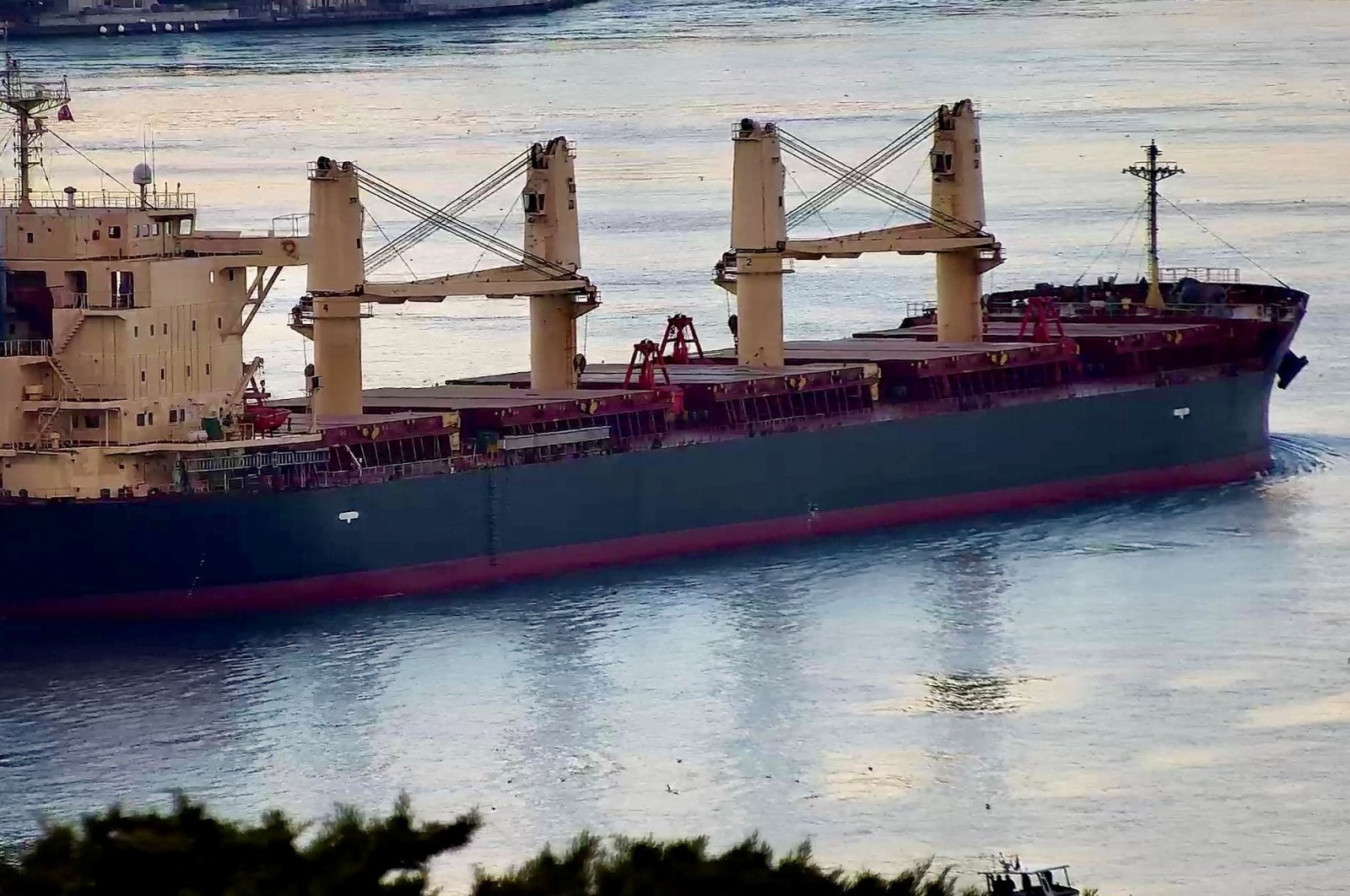 Turkish-owned cargo ship Anadolu S transits the Bosporus in Istanbul, Türkiye, Nov. 9, 2024. (Reuters Photo)