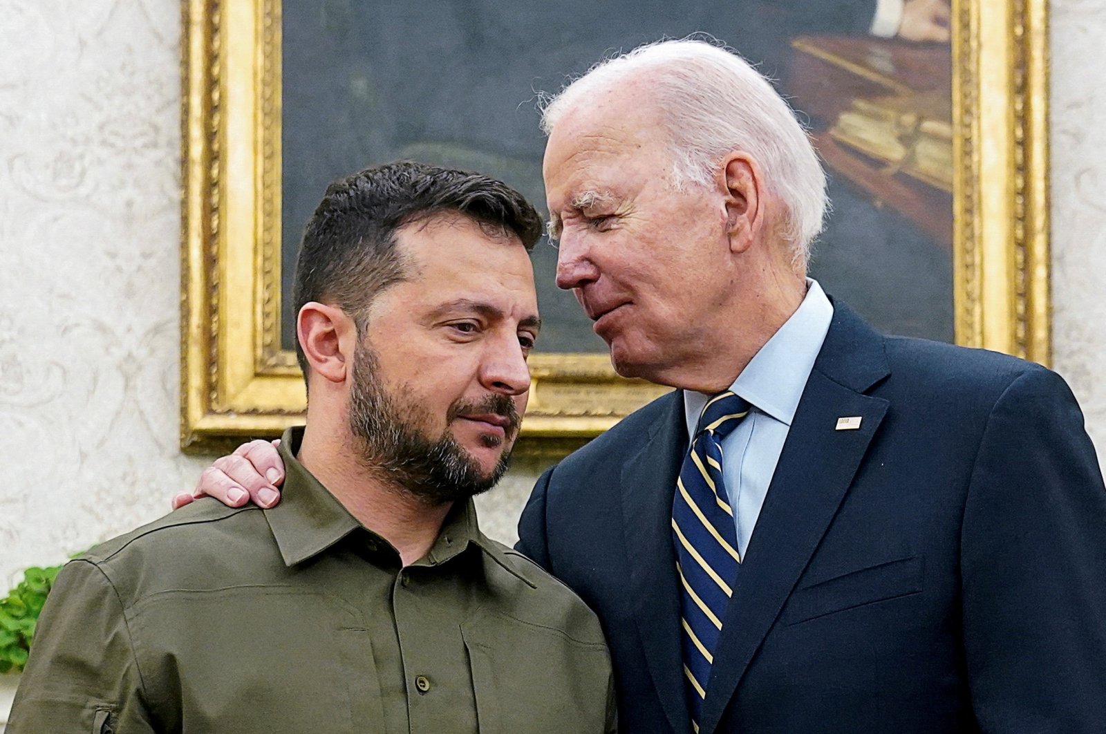 Ukrainian President Volodymyr Zelenskyy is embraced by U.S. President Joe Biden in the Oval Office of the White House in Washington, D.C., Sept. 21, 2023. (Reuters Photo)