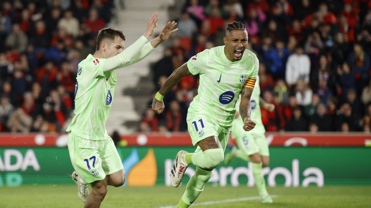 FC Barcelona&#039;s Raphinha celebrates scoring their second goal with Marc Casado during the La Liga RCD Mallorca versus FC Barcelona match, Palma, Mallorca, Spain, Dec. 3, 2024. (Reuters Photo)