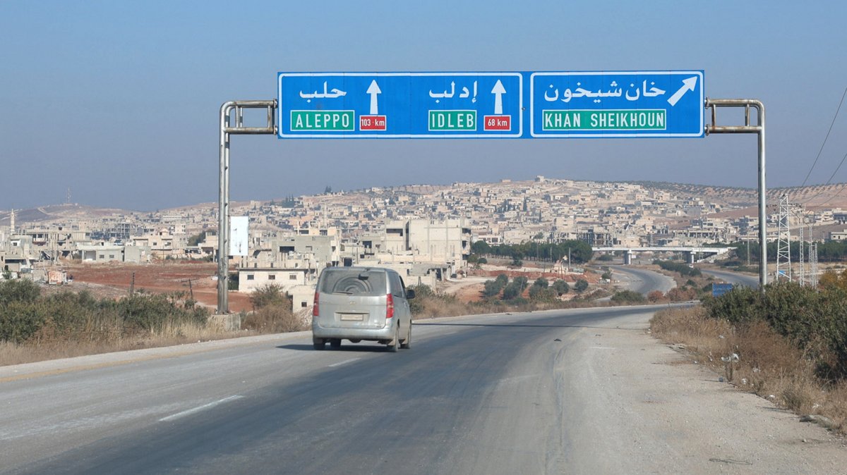 A car drives on the Damascus-Aleppo International Highway captured by the Syrian opposition, Syria, Dec. 3, 2024. (EPA Photo)