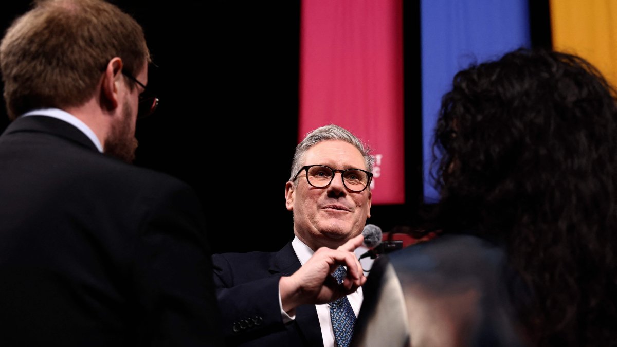 British Prime Minister Keir Starmer speaks to supporters after delivering his &quot;Plan for Change&quot; in a speech, at a venue north of London, U.K., Dec. 5, 2024. (AFP Photo)