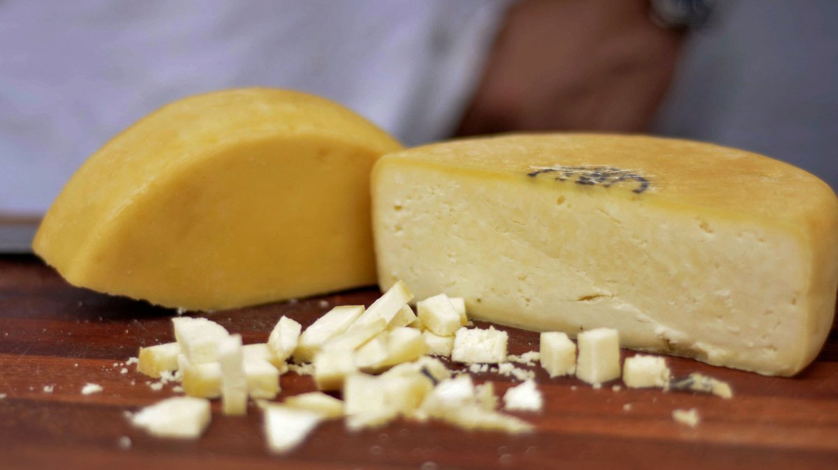 A handout picture released by Minas Gerais Culture Department (Secult-MG) shows a handmade Minas Cheese during an exhibition at the city of Belo Horizonte, Minas Gerais state, Brazil, Oct. 19, 2024. (AFP Photo)