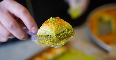Turkish baklava features thin phyllo layers filled with chopped nuts, Gaziantep, Türkiye, Oct. 25, 2024. (AA Photo)