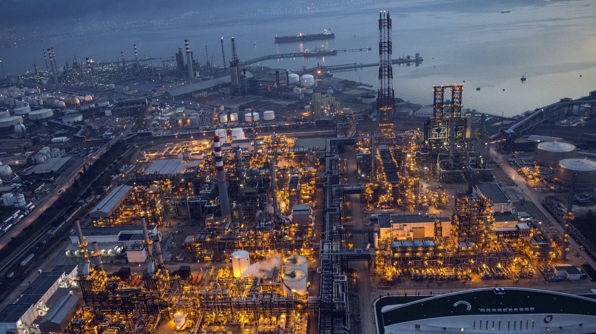 An aerial view of an industrial site in the northwestern province of Kocaeli, Türkiye, Dec. 2, 2024. (IHA Photo)