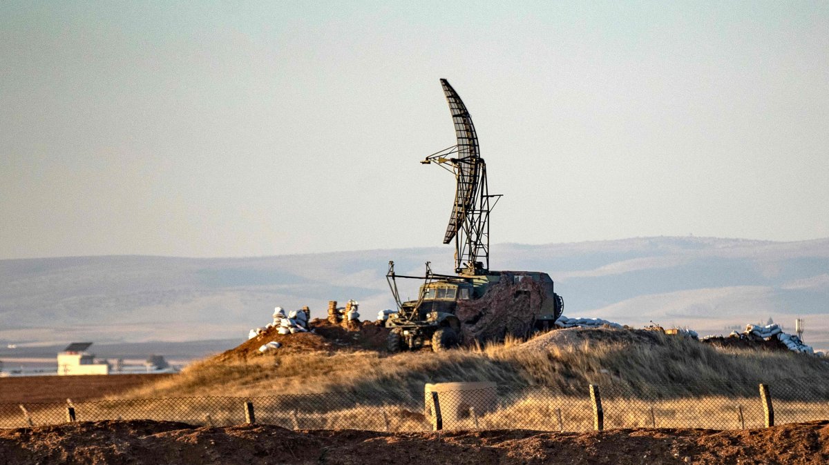 A picture shows an abandoned radar at the Qamishli airport, formerly a joint Syrian-Russian military base, currently controlled by YPG terrorists, Dec. 9, 2024. (AFP Photo)