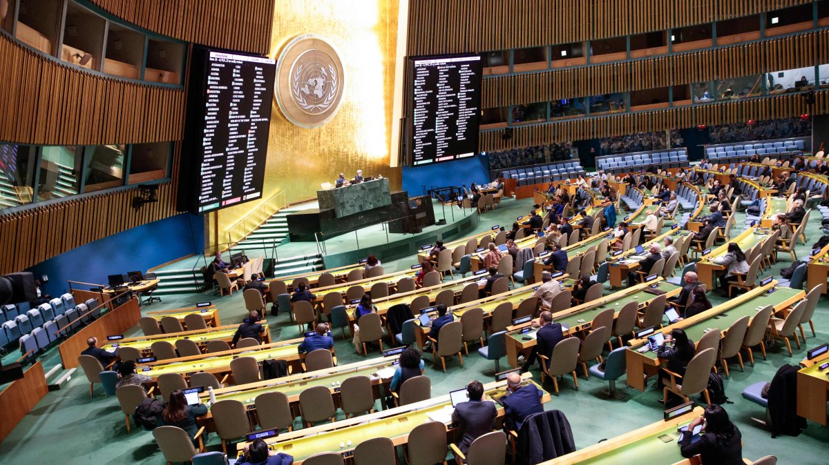 A screen shows the vote results from the resolution &quot;Peaceful settlement of the question of Palestine&quot; at the General Assembly 46th plenary meeting on Dec. 3, 2024. (AFP File Photo)