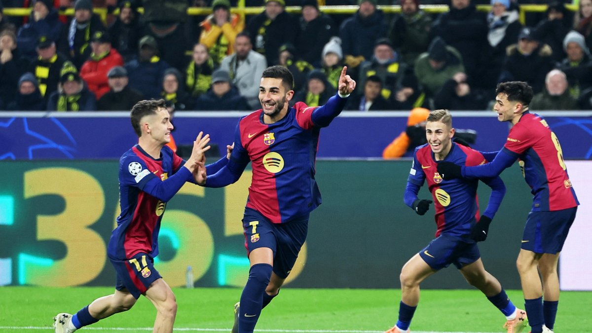 Barcelona's Ferran Torres (C) celebrates scoring during the UEFA Champions League match against Borussia Dortmund at the Signal Iduna Park, Dortmund, Germany, Dec. 11, 2024. (Reuters Photo)