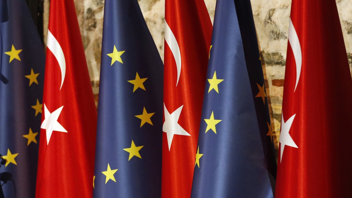 Türkiye's and European Union flags are seen prior to the opening session of a high-level meeting, Istanbul, Thursday, Feb. 28, 2019. (AP File Photo)