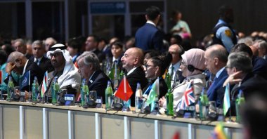 World leaders, including Azerbaijani President Ilham Aliyev (C), Azerbaijani first lady Mehriban Aliyeva, President Recep Tayyip Erdoğan and first lady Emine Erdoğan, attend a meeting in COP29, Baku, Azerbaijan, Nov. 12. 2024. (AA Photo)