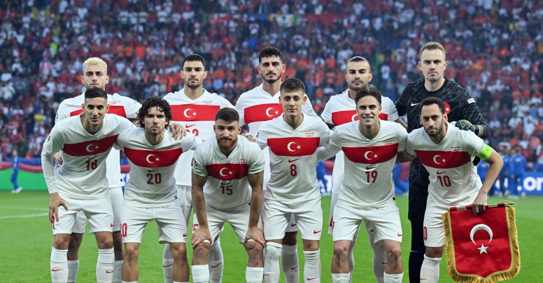 Turkish national team players pose for a team photograph prior to the UEFA EURO 2024 quarterfinal match against Netherlands, Olympiastadion, Berlin, Germany, July 6, 2024. (Getty Images Photo)
