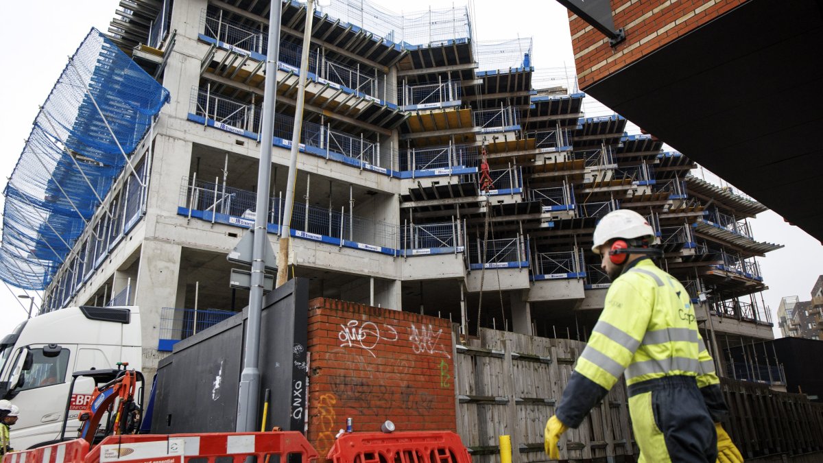 Workers at a construction site for a residential apartment block on Blackhorse Road, London, U.K., Dec. 13, 2024. (EPA Photo)