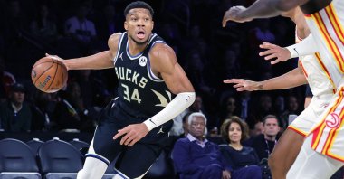 Bucks&#039; Giannis Antetokounmpo drives against the Hawks in the first half of a semifinal game of the Emirates NBA Cup, in Las Vegas, Nevada, U.S., Dec. 14, 2024. (AFP Photo)