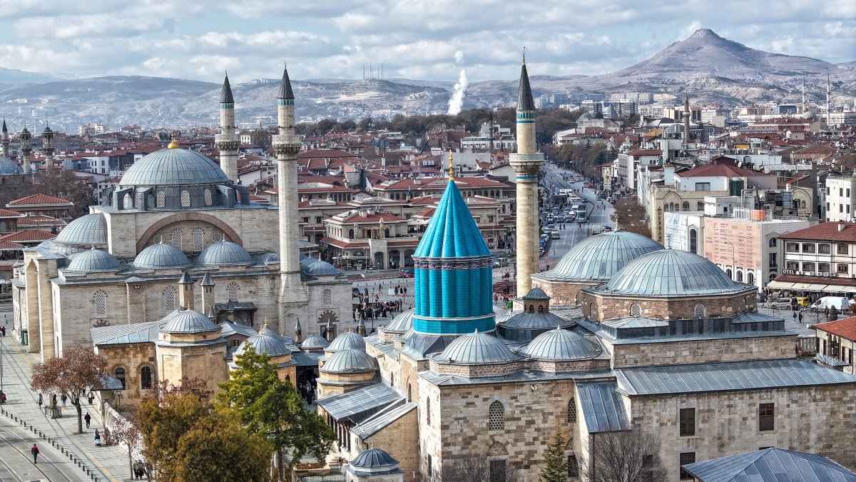 An aerial view of Mevlana Jalaluddin Rumi&#039;s tomb, Konya, central Türkiye, Dec. 12, 2024. (AA Photo)